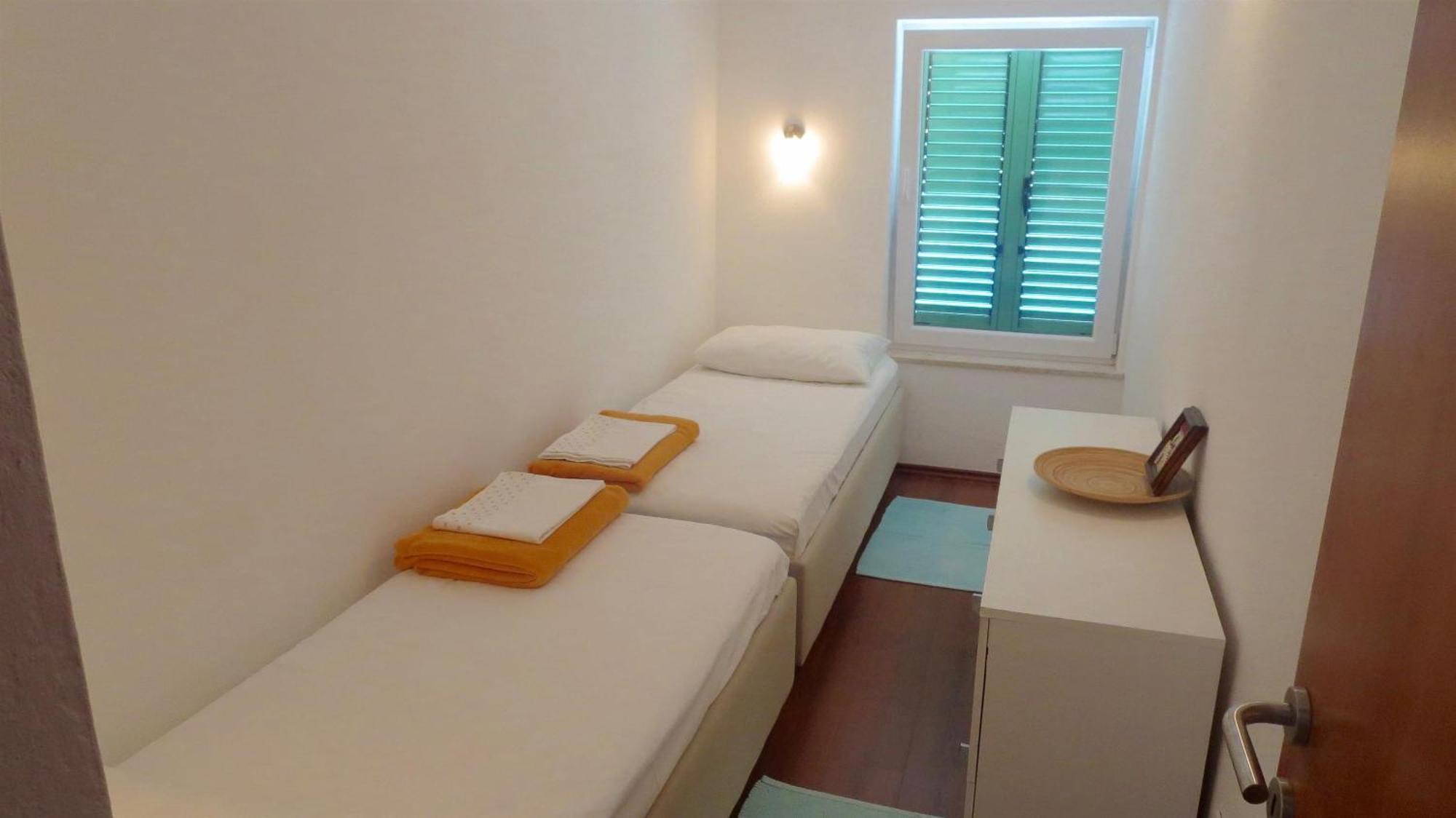 Apartment Orhideja Primosten