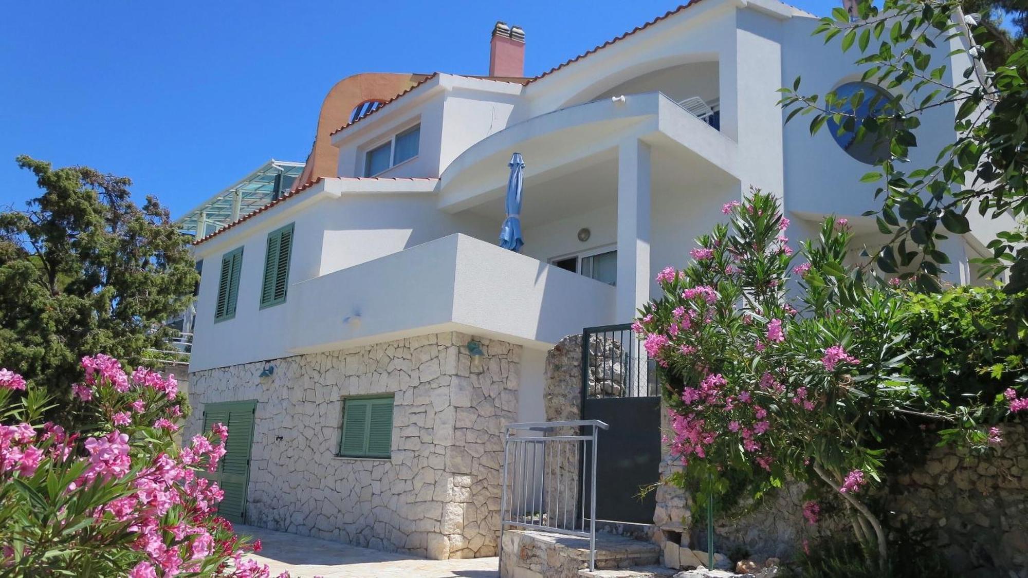 Orhideja Apartment *